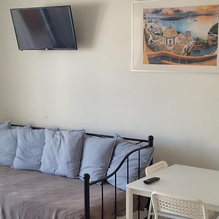 Relaxing City Center West Luxury Studio Каристос Екстериор снимка