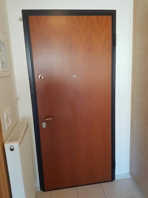 Relaxing City Center West Luxury Studio Каристос Екстериор снимка