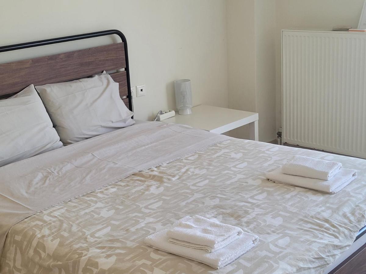 Relaxing City Center West Luxury Studio Каристос Екстериор снимка